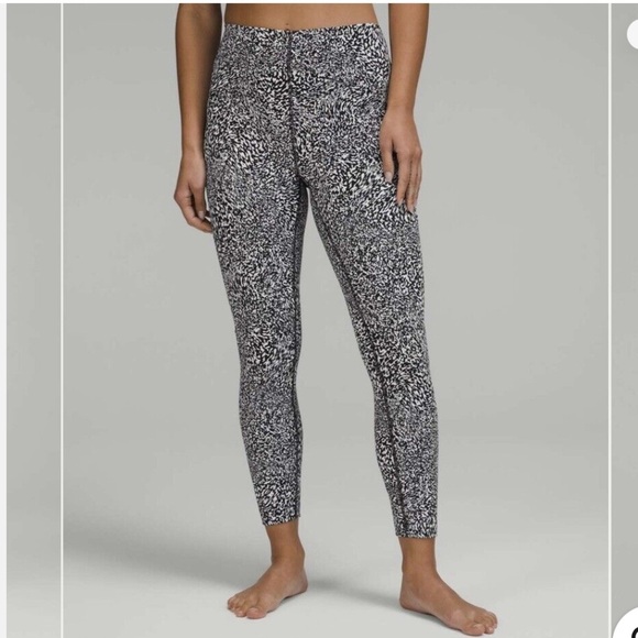 LULULEMON InStill High-Rise Tight 25" WARPED GRAIN Alpine Black/White - Picture 1 of 6